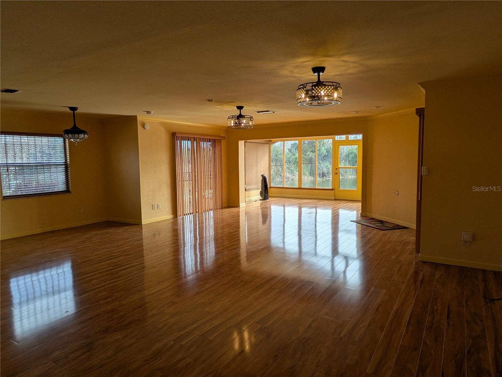 Image 4 of 30 For 5330 Kings Court