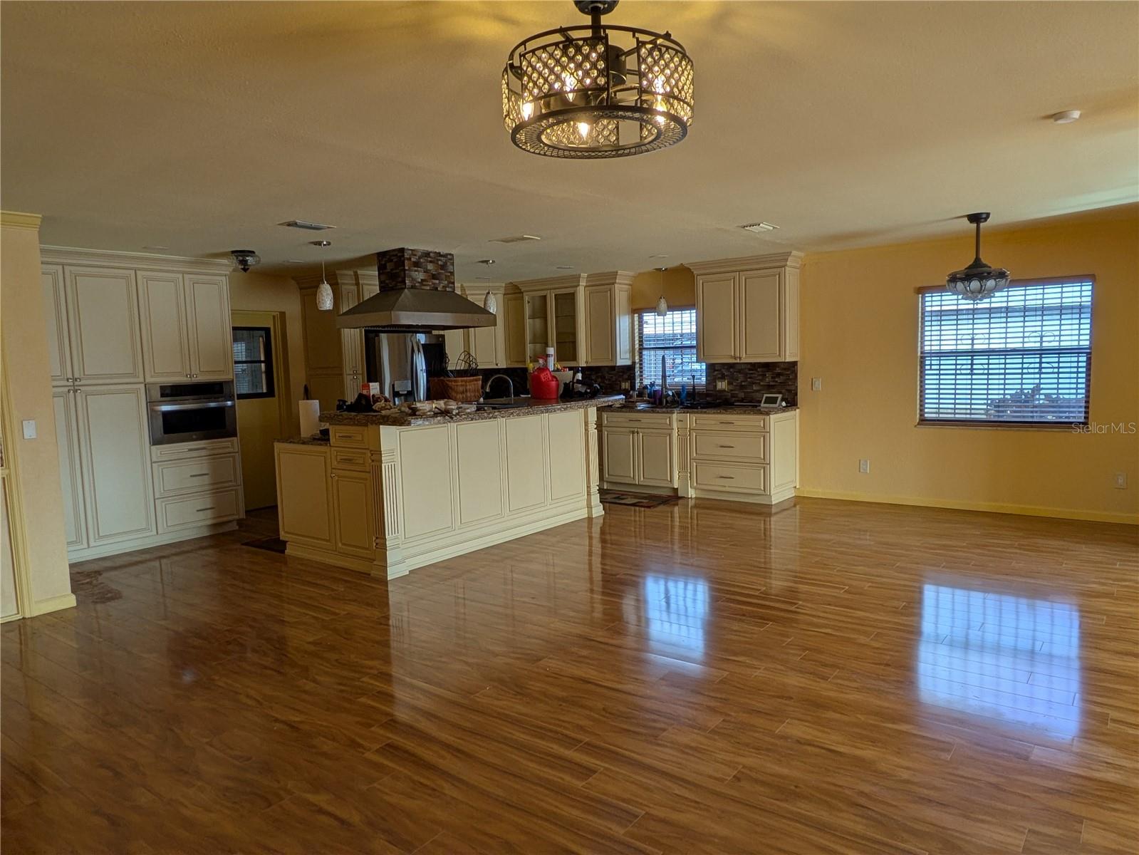 Image 6 of 30 For 5330 Kings Court