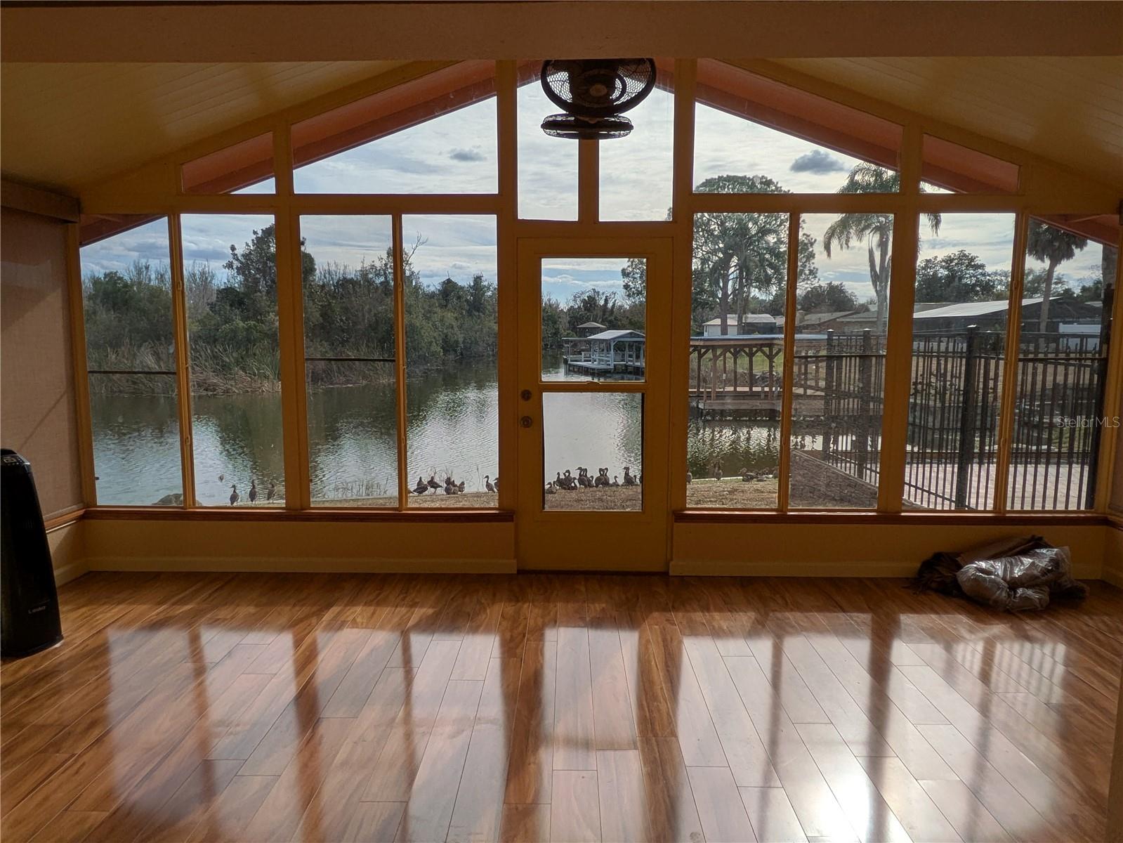 Image 8 of 30 For 5330 Kings Court