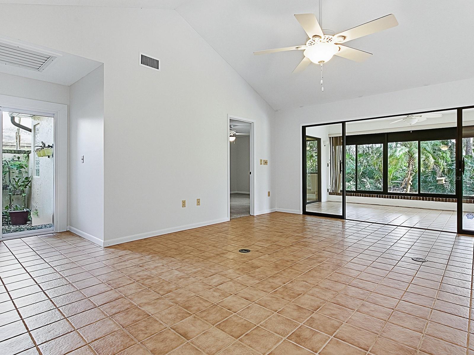 Image 11 of 40 For 104 Waterwood Drive