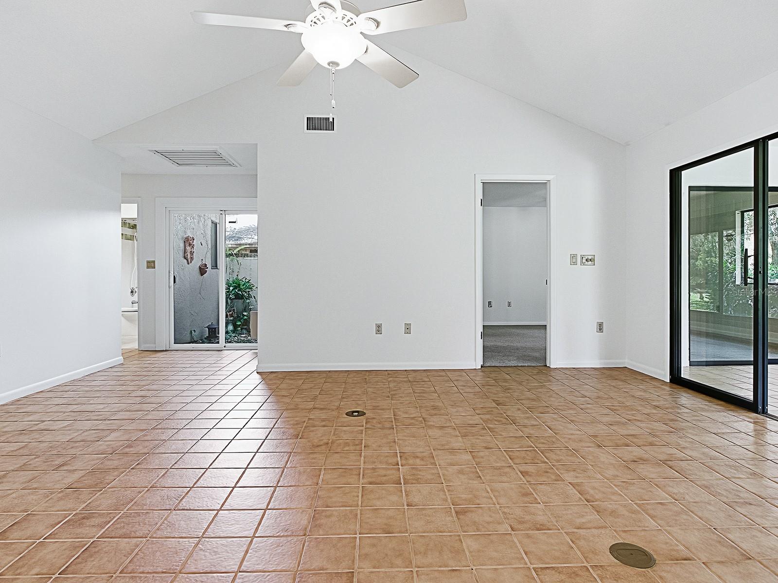 Image 12 of 40 For 104 Waterwood Drive