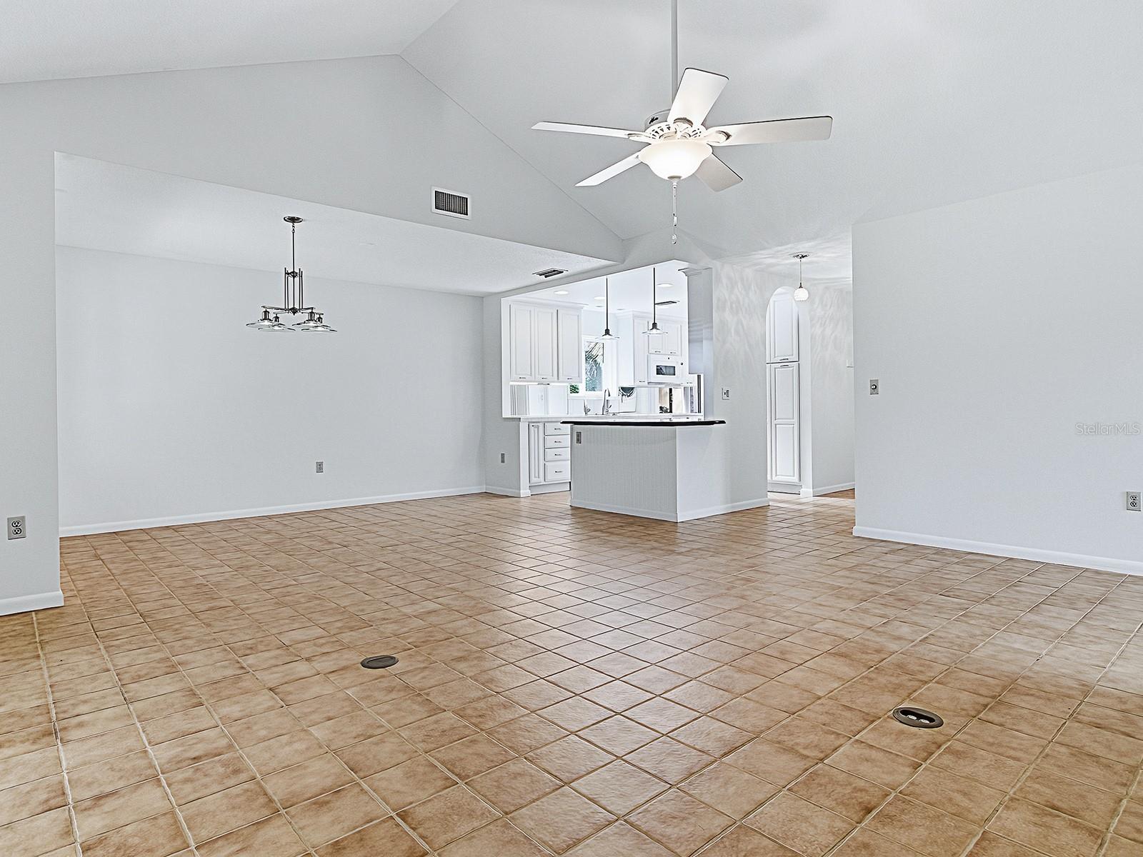 Image 14 of 40 For 104 Waterwood Drive