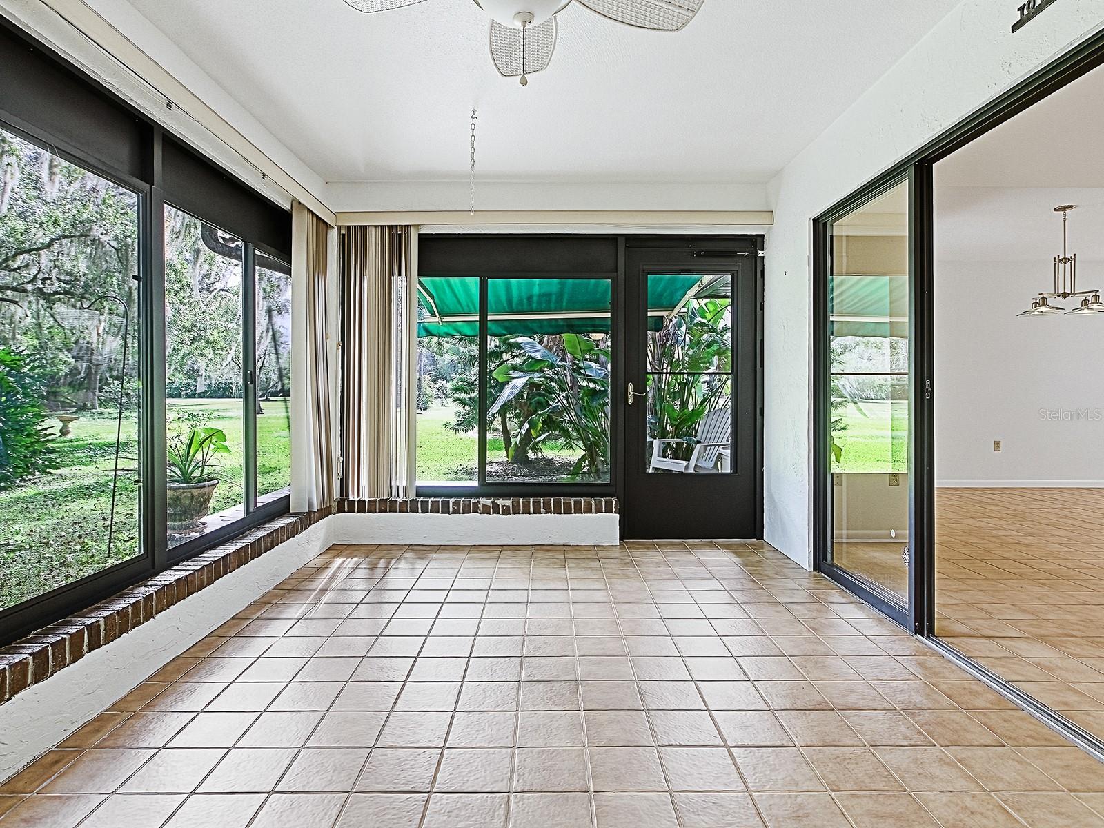 Image 27 of 40 For 104 Waterwood Drive