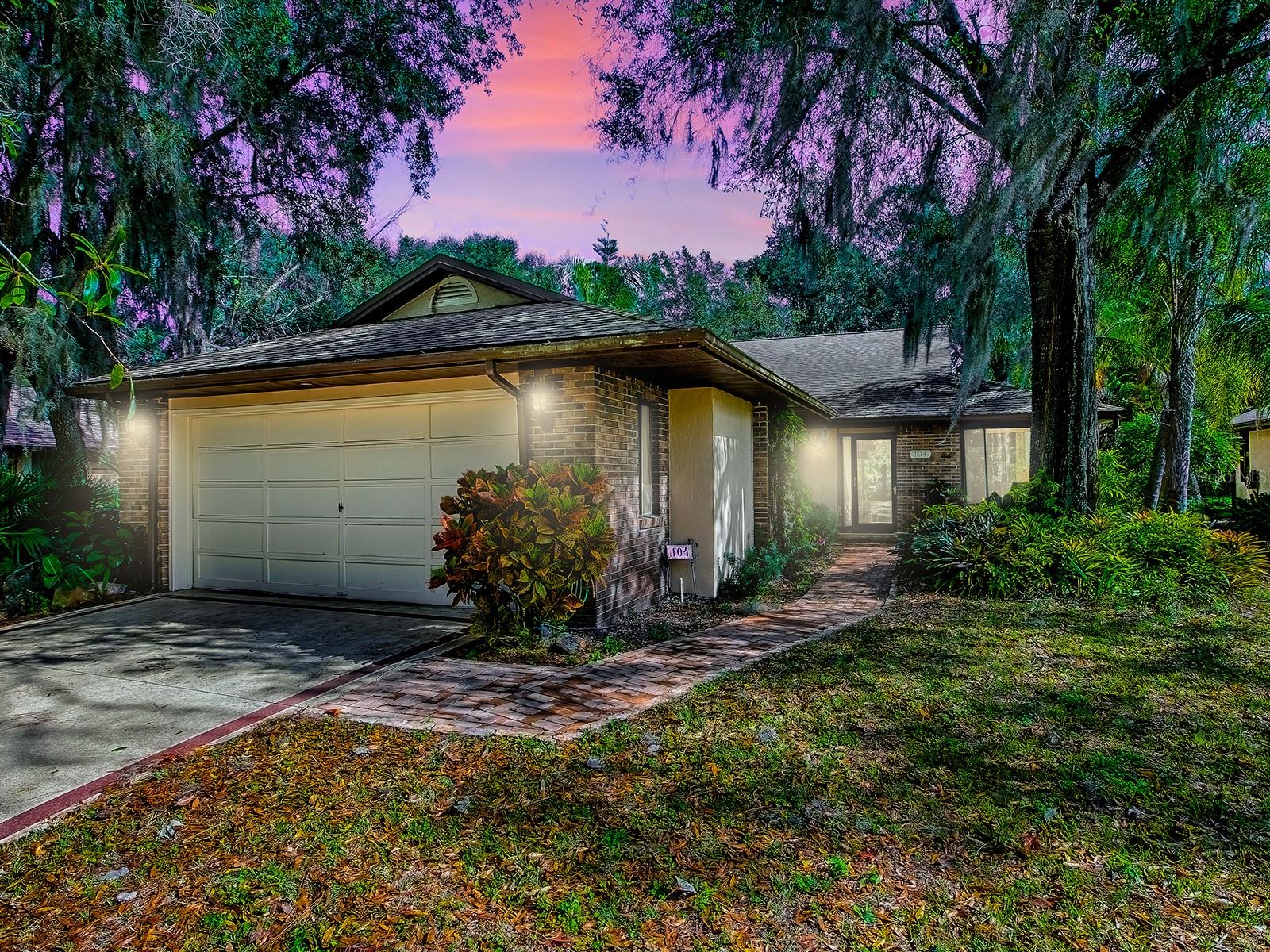 Image 32 of 40 For 104 Waterwood Drive