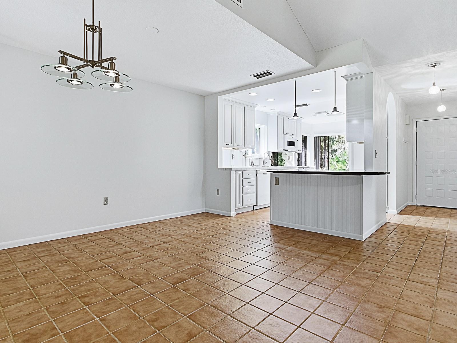 Image 9 of 40 For 104 Waterwood Drive