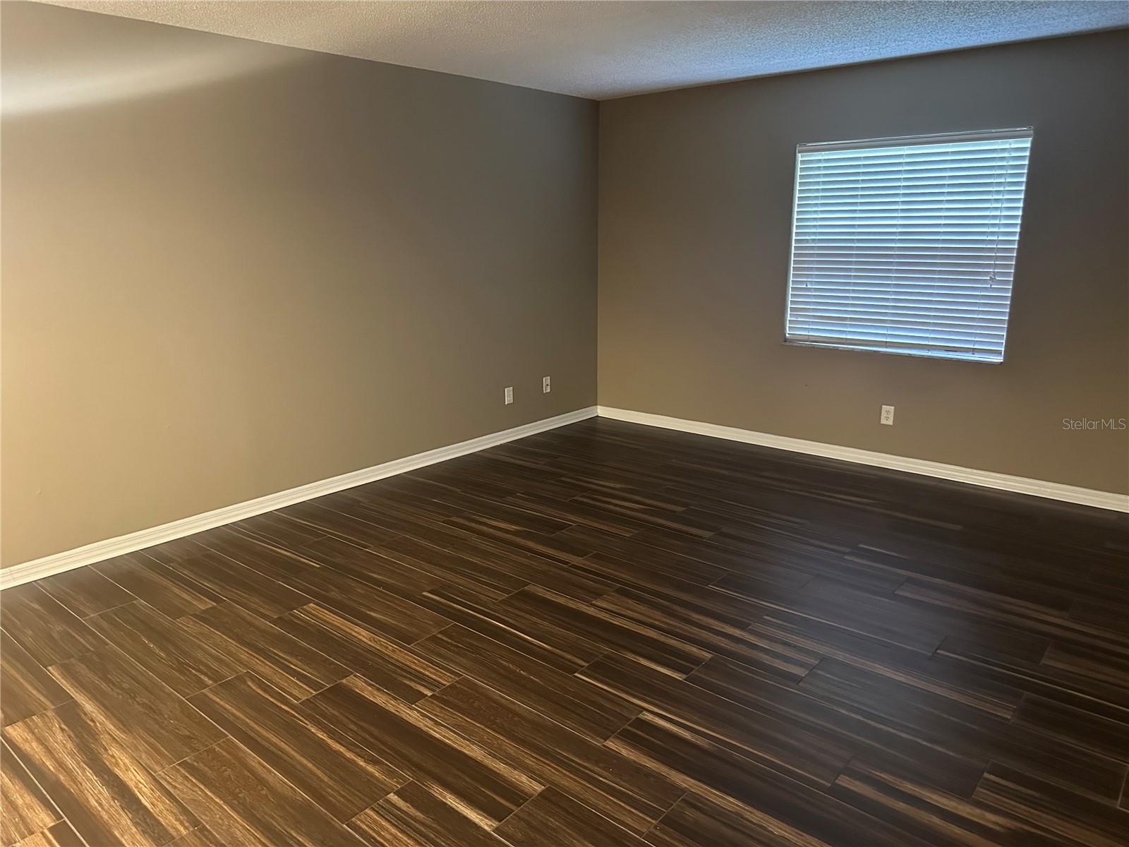 Image 11 of 25 For 643 Oak Terrace Drive B1,b2,b3,b