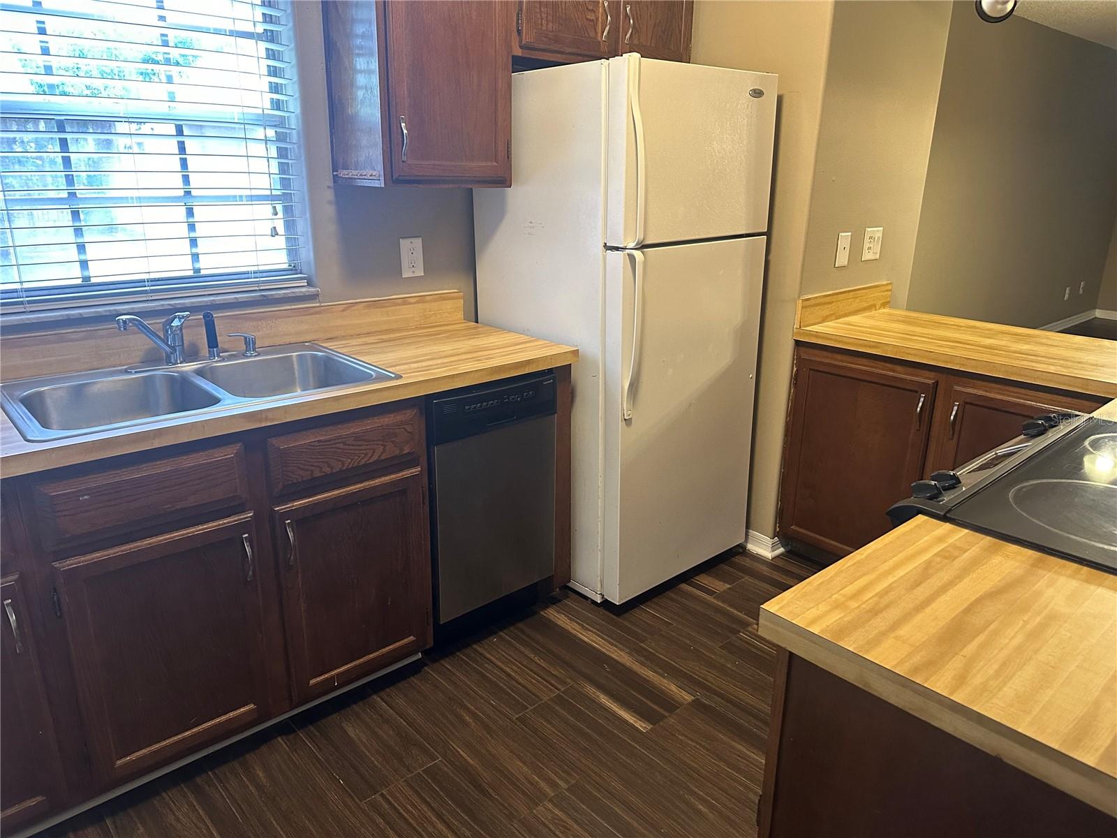 Image 6 of 25 For 643 Oak Terrace Drive B1,b2,b3,b