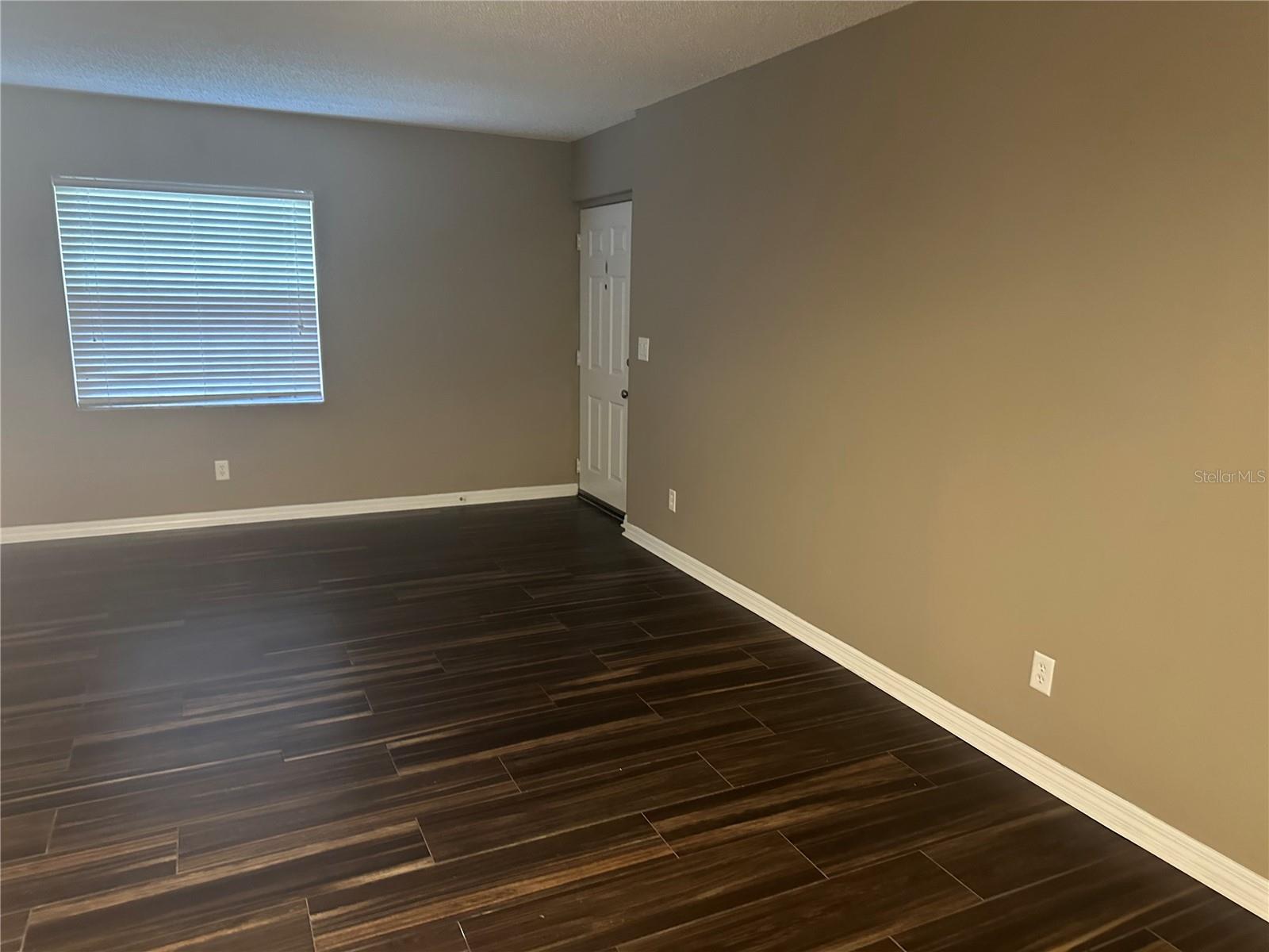 Image 9 of 25 For 643 Oak Terrace Drive B1,b2,b3,b