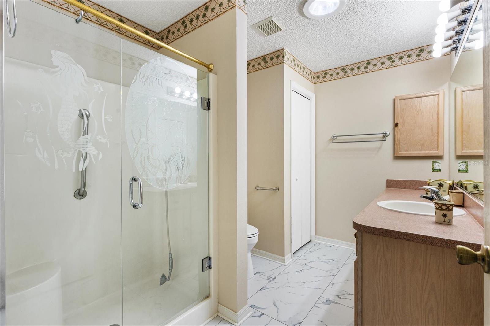 Image 16 of 39 For 9711 171st Argyll Street