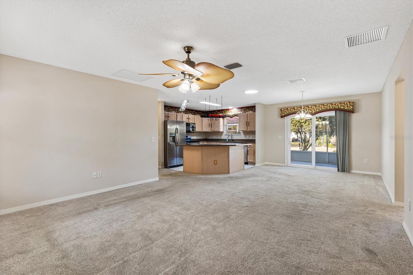 Image 5 of 39 For 9711 171st Argyll Street