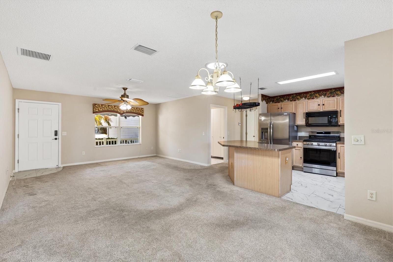 Image 8 of 39 For 9711 171st Argyll Street