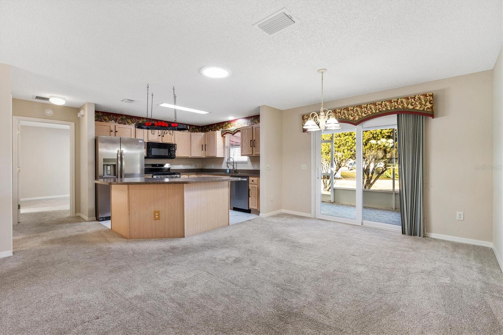 Image 9 of 39 For 9711 171st Argyll Street