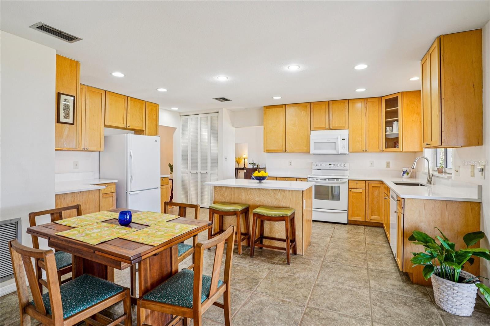 Image 18 of 78 For 37048 County Road 452