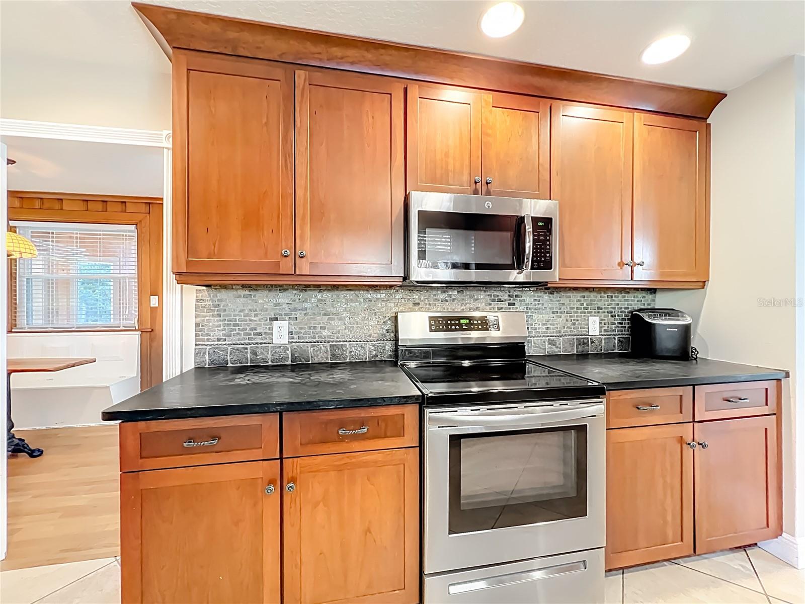 Image 30 of 70 For 2400 Topping Place