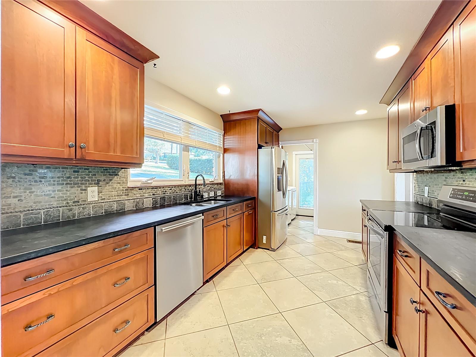 Image 32 of 70 For 2400 Topping Place