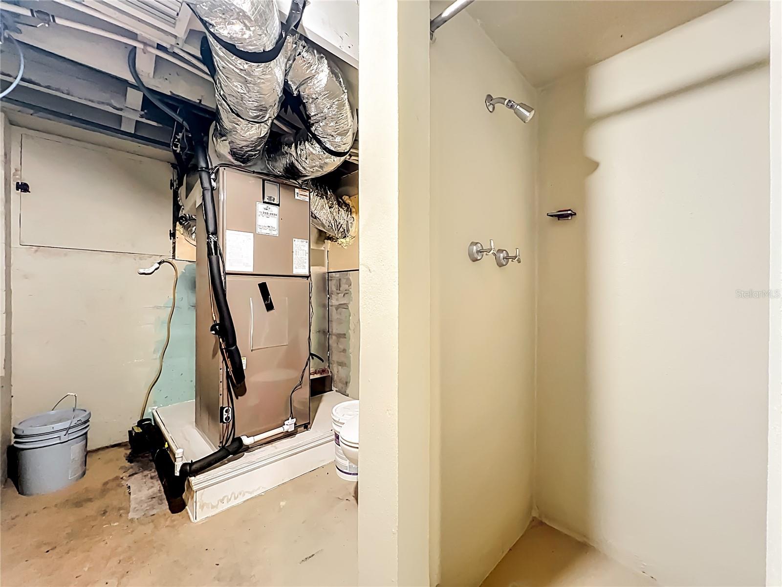 Image 50 of 70 For 2400 Topping Place