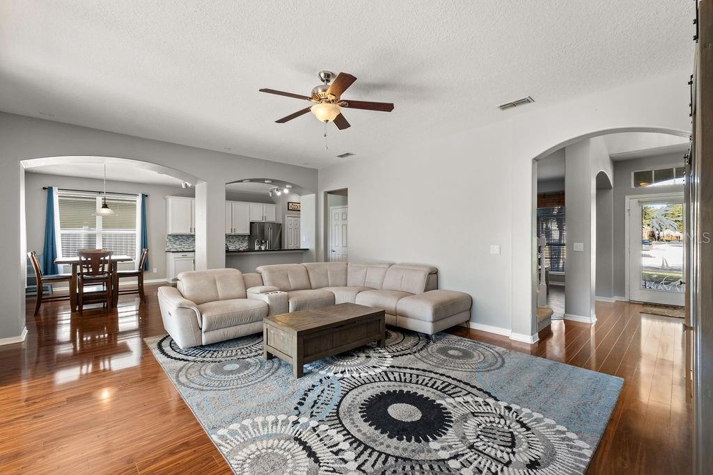 Image 10 of 60 For 570 Johns Landing Way