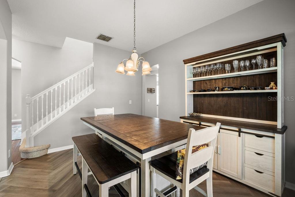 Image 13 of 60 For 570 Johns Landing Way