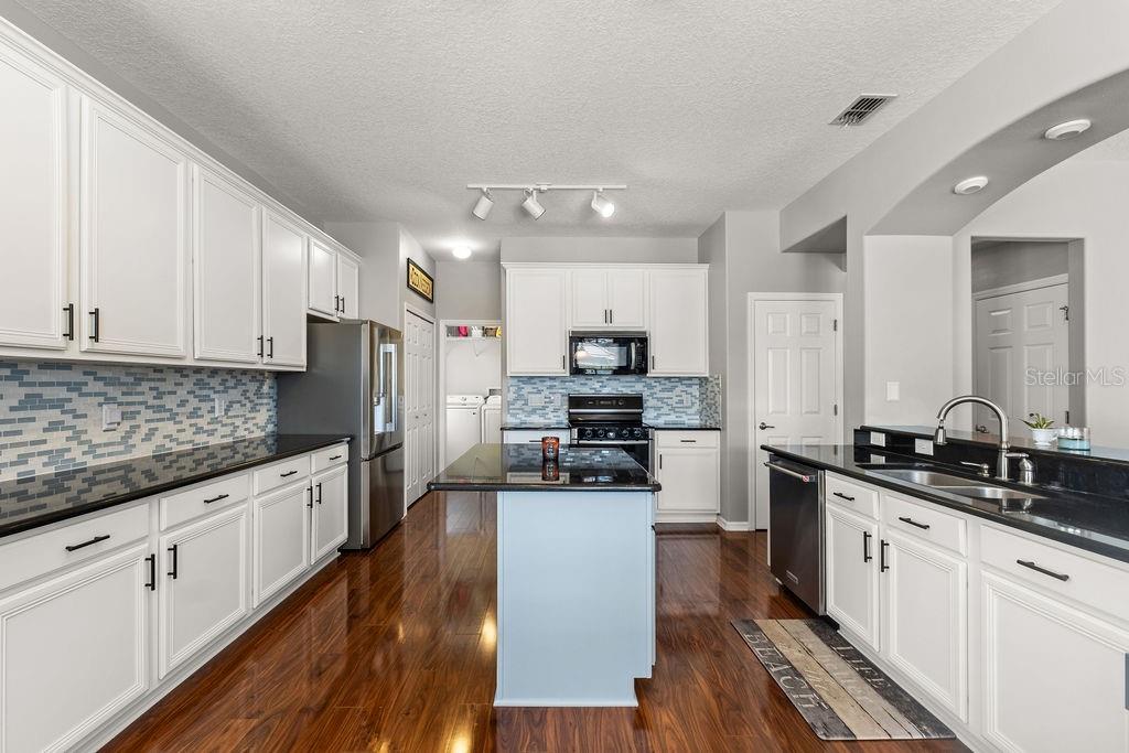 Image 16 of 60 For 570 Johns Landing Way