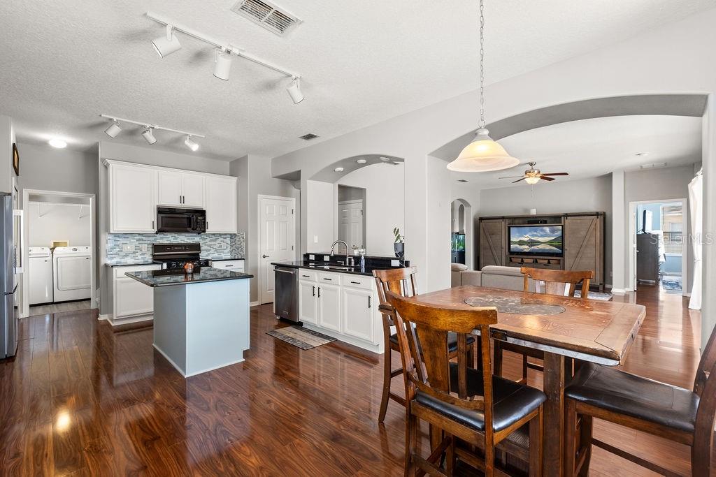 Image 17 of 60 For 570 Johns Landing Way