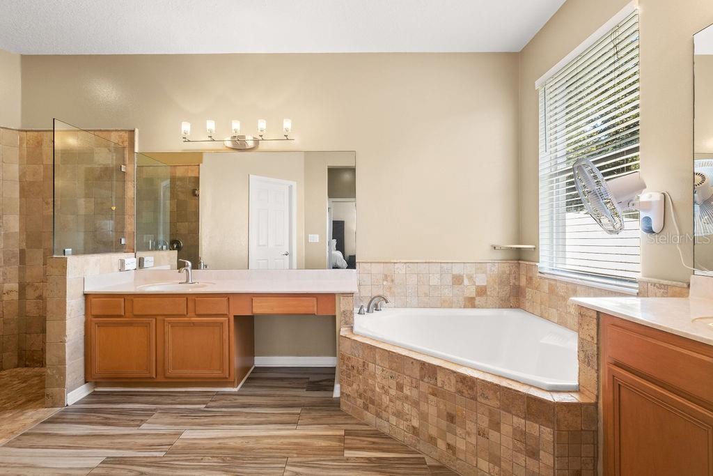 Image 24 of 60 For 570 Johns Landing Way