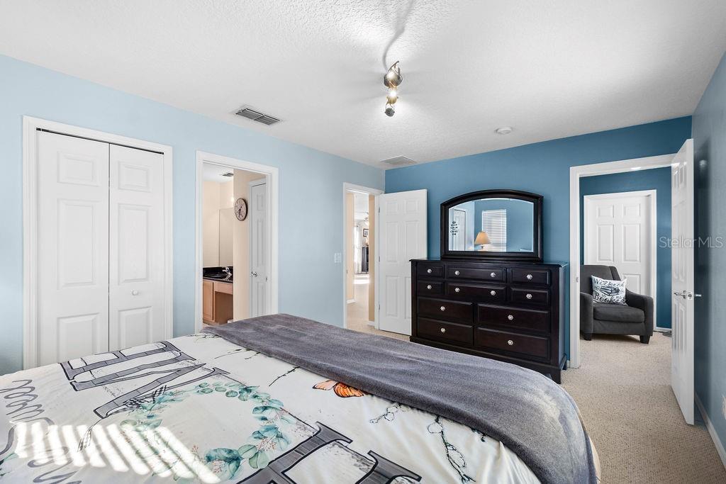 Image 26 of 60 For 570 Johns Landing Way