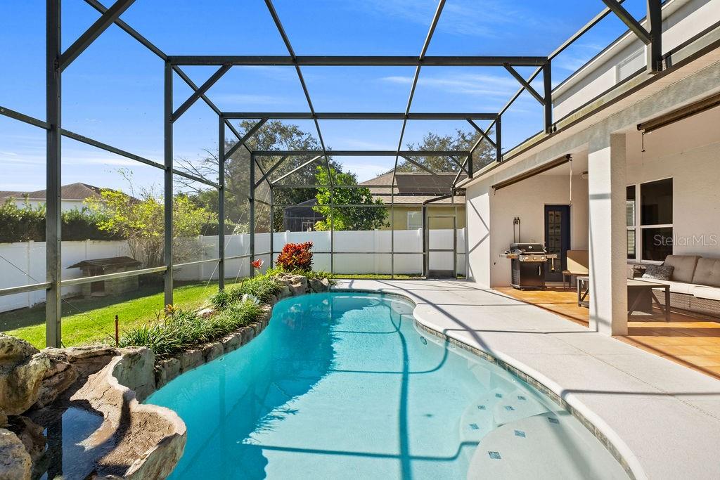 Image 44 of 60 For 570 Johns Landing Way