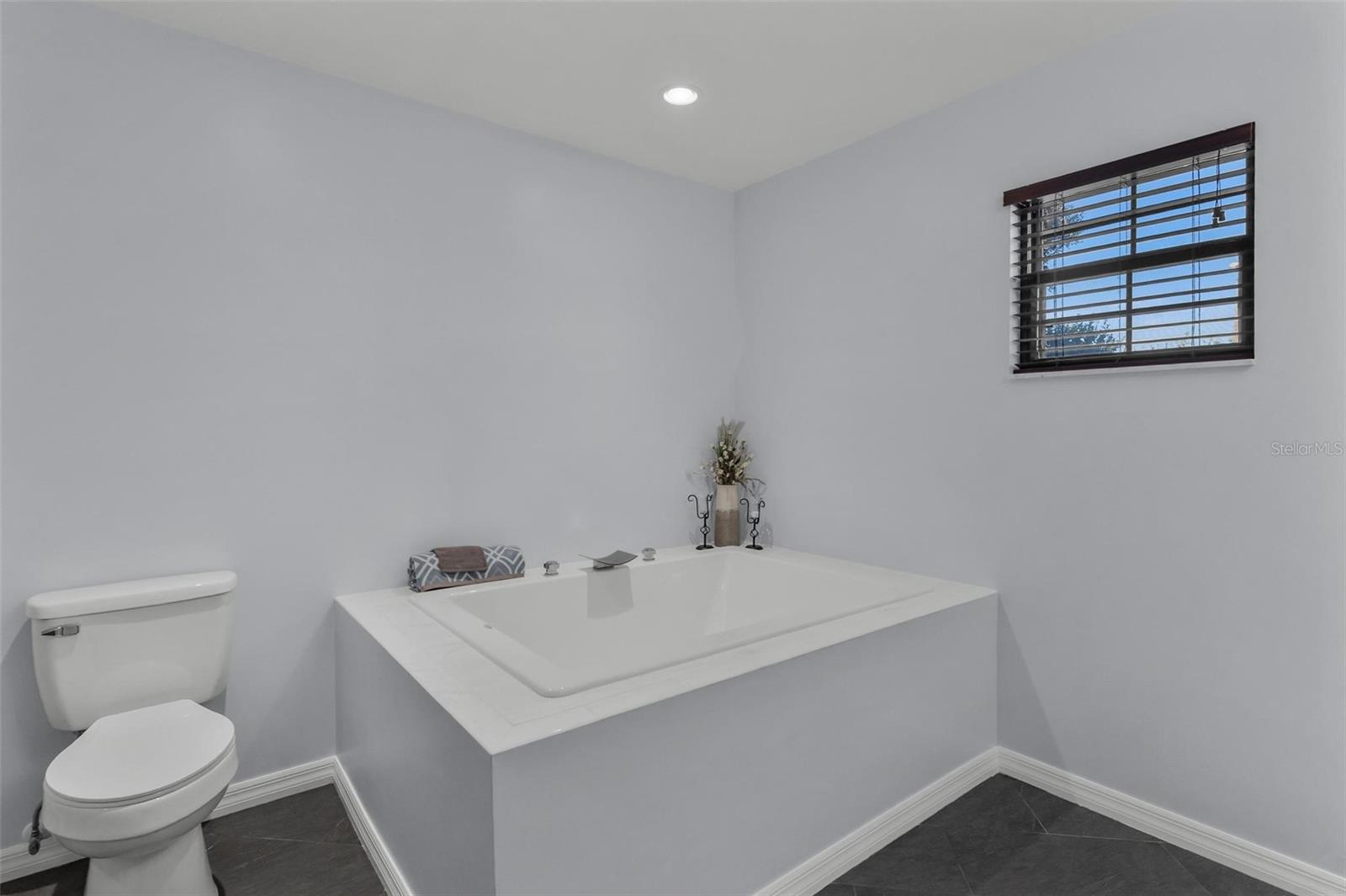 Image 26 of 94 For 5411 Magnolia Ridge Road