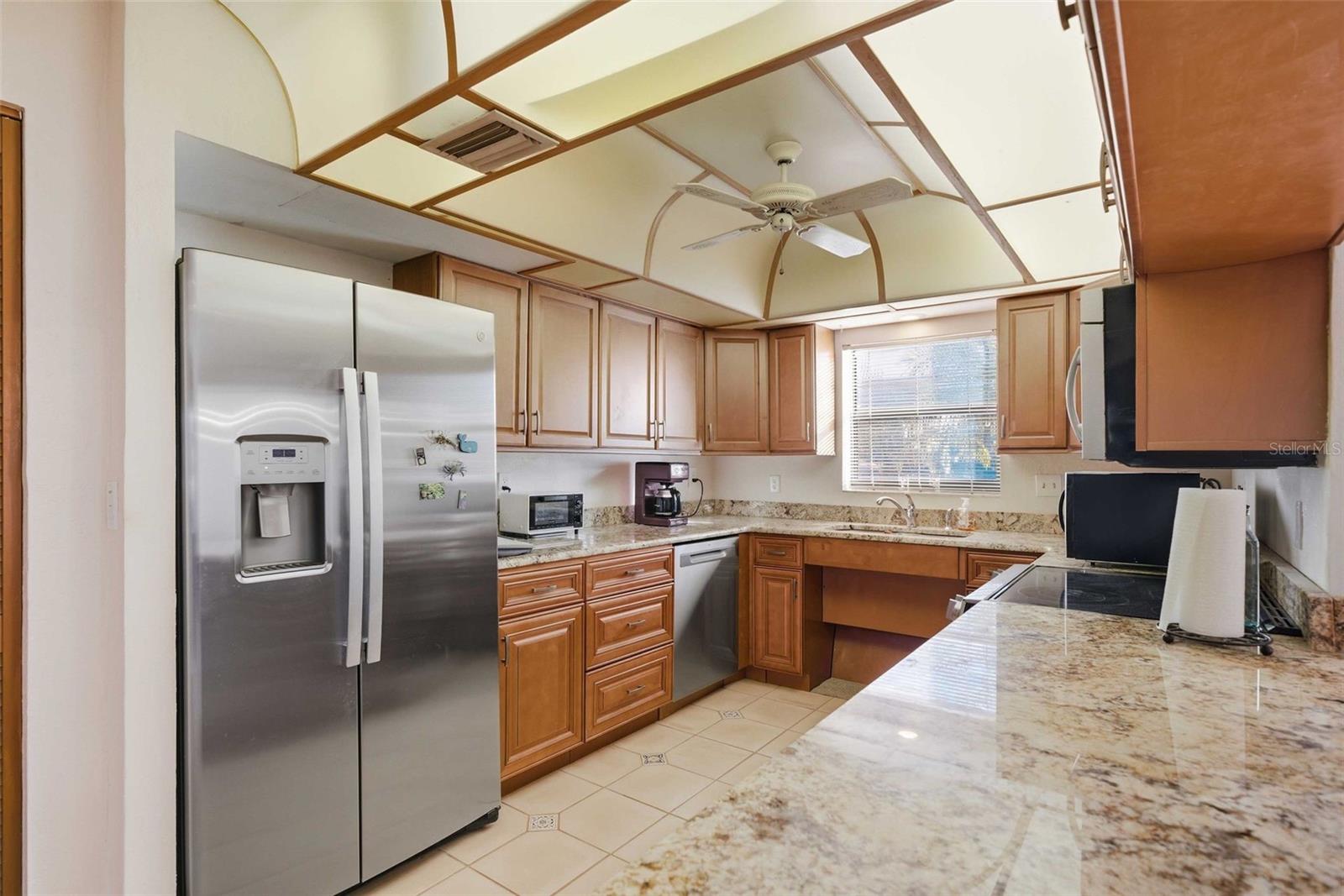 Image 21 of 67 For 2051 17 Street