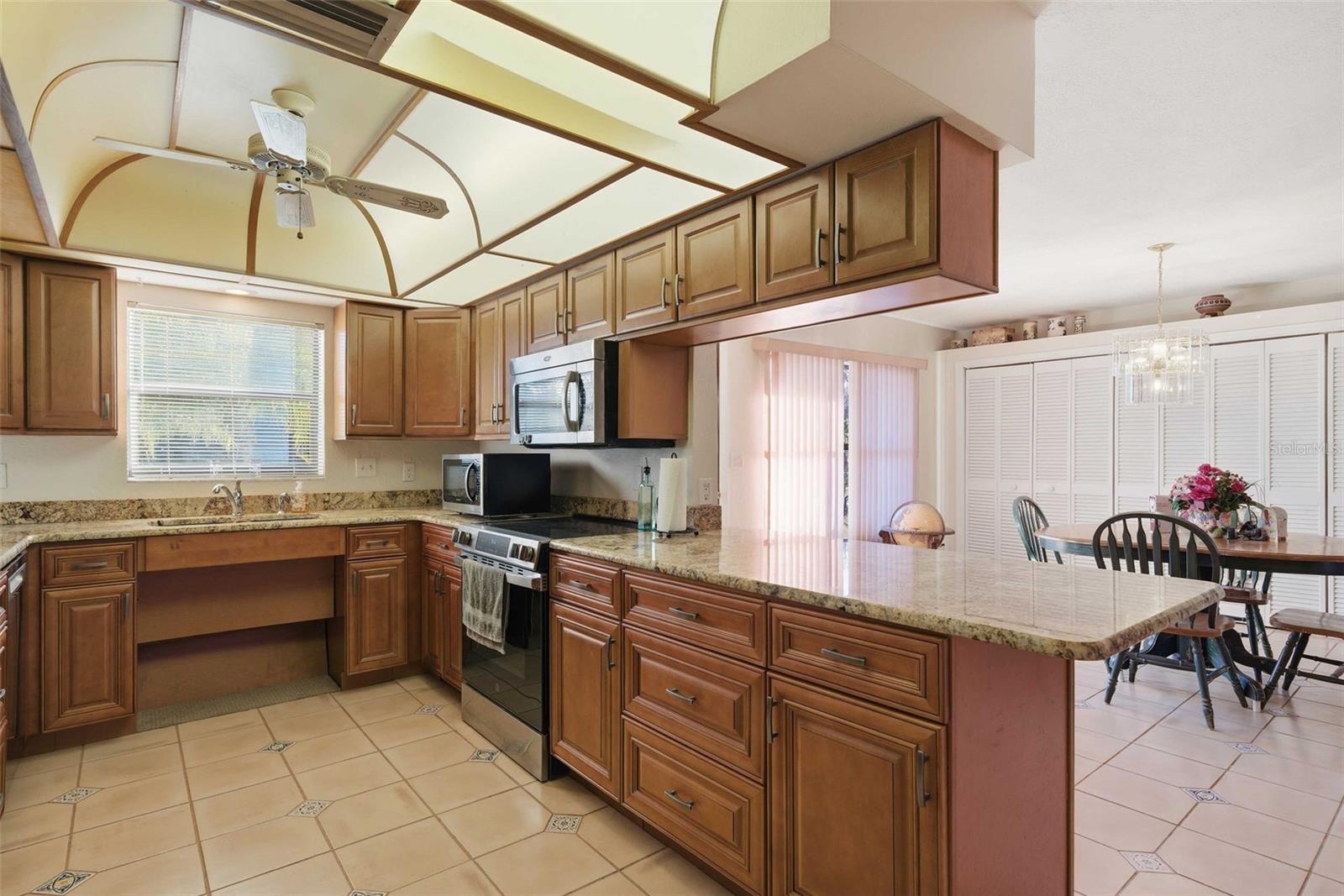 Image 23 of 67 For 2051 17 Street