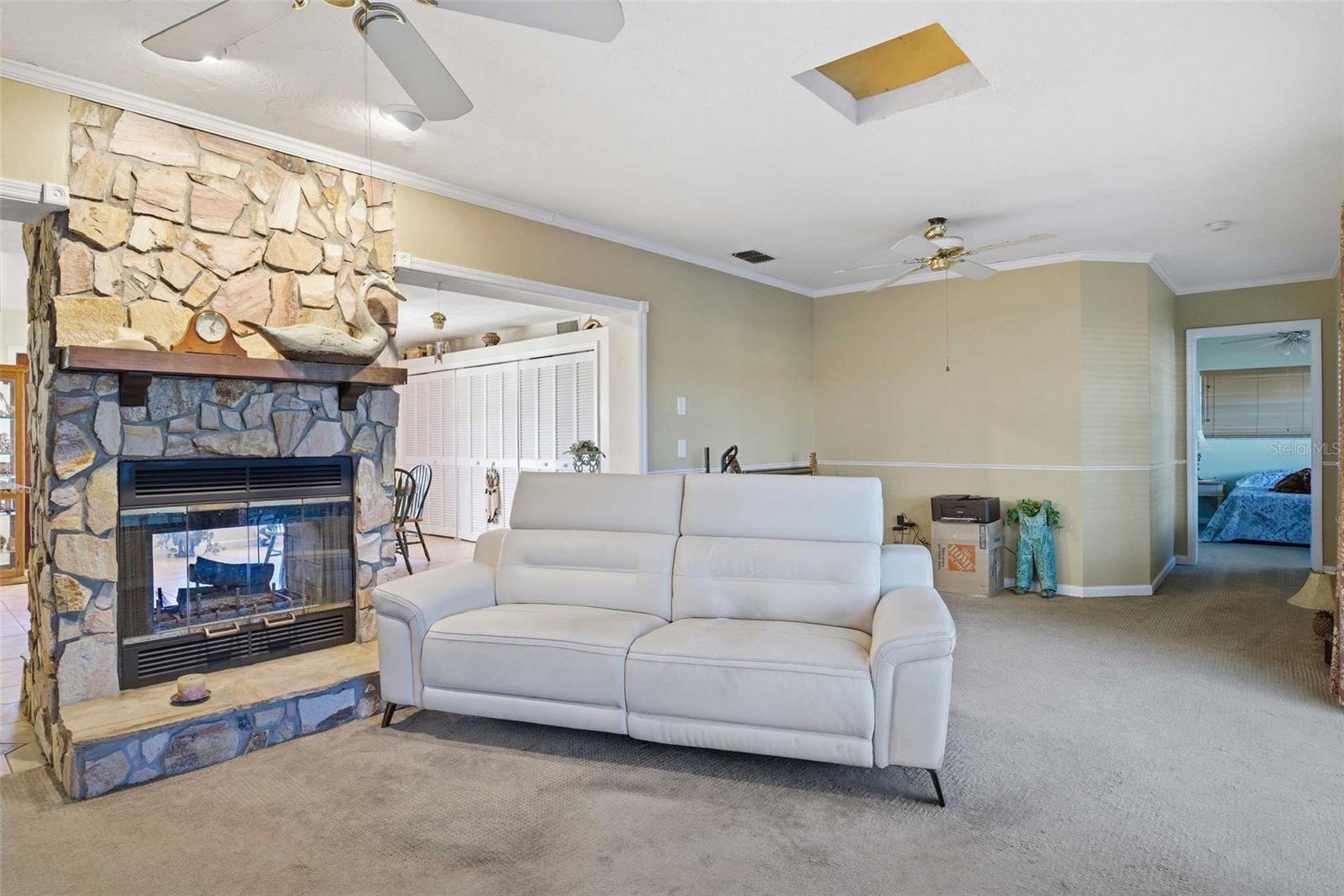 Image 28 of 67 For 2051 17 Street