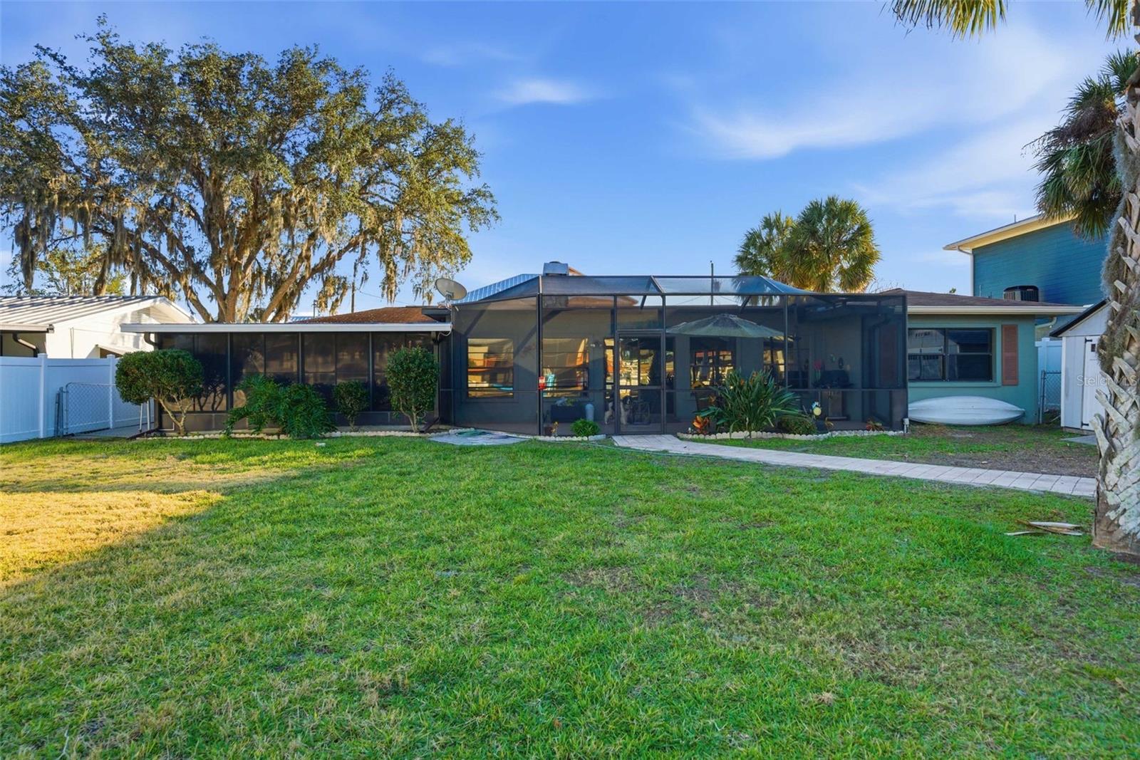 Image 7 of 67 For 2051 17 Street