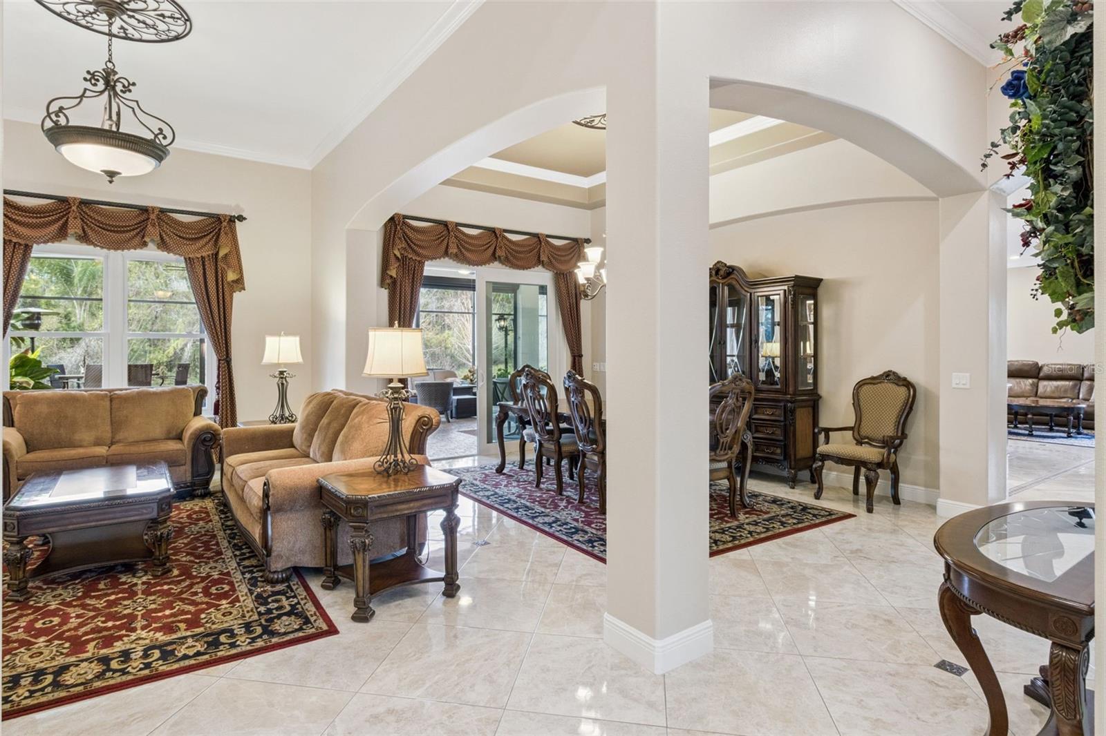 Image 10 of 100 For 1233 Cambria Bend