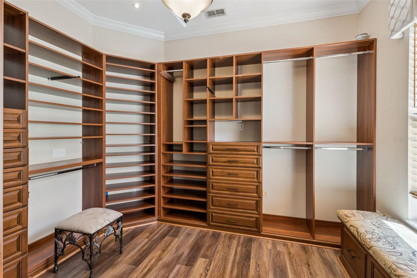 Image 28 of 100 For 1233 Cambria Bend