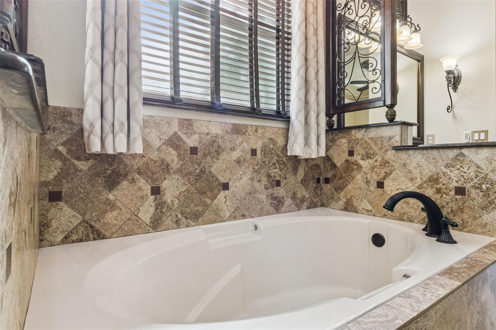 Image 31 of 100 For 1233 Cambria Bend