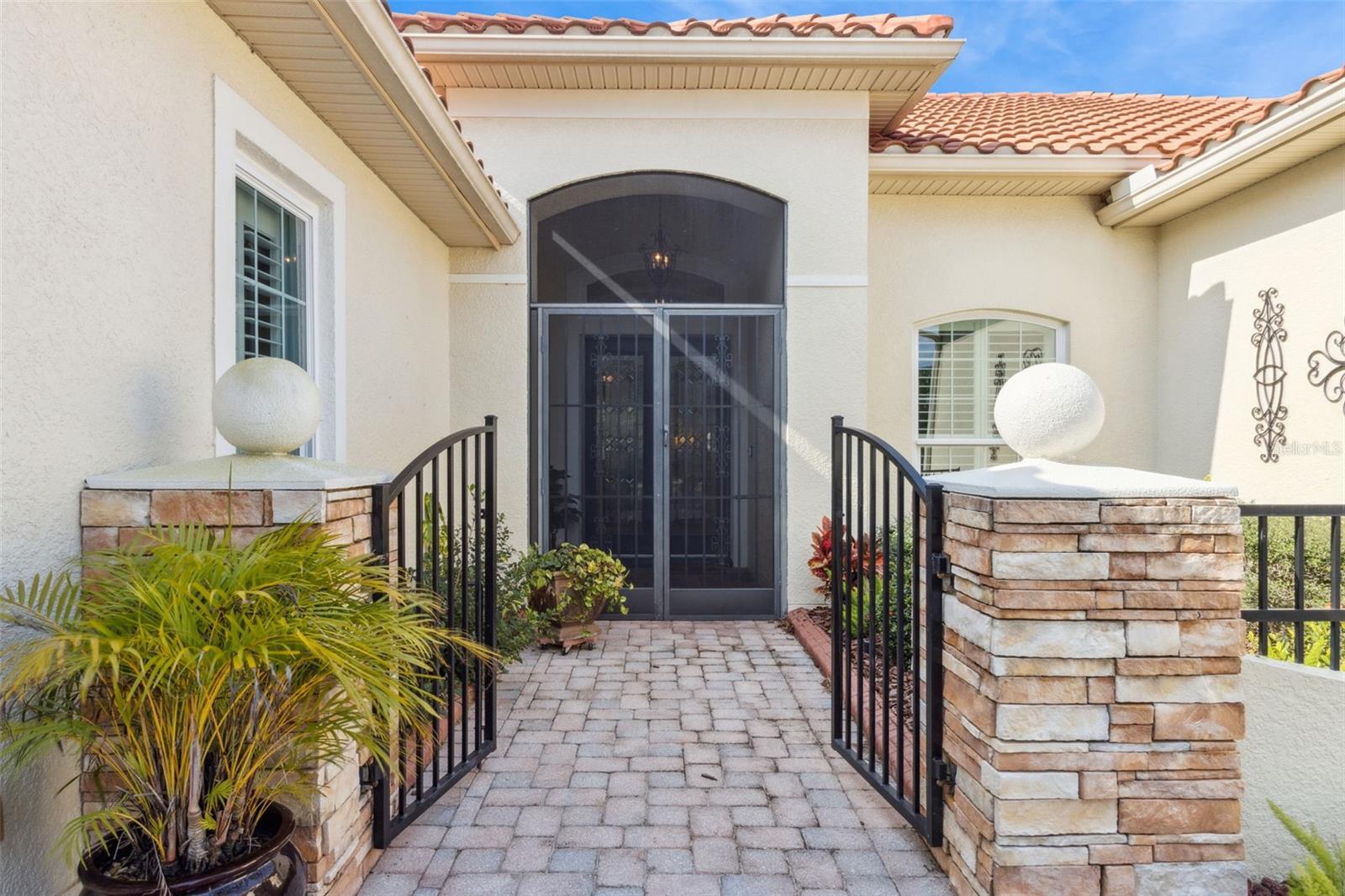 Image 9 of 100 For 1233 Cambria Bend