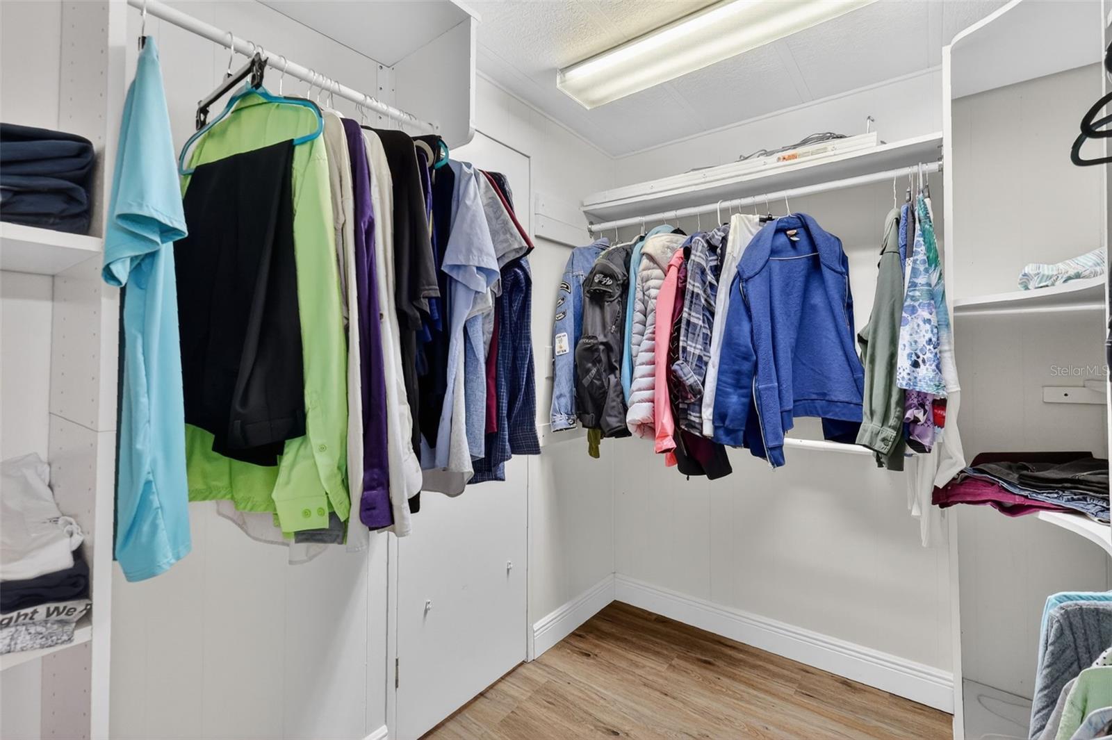 Image 21 of 32 For 705 Falcon Drive