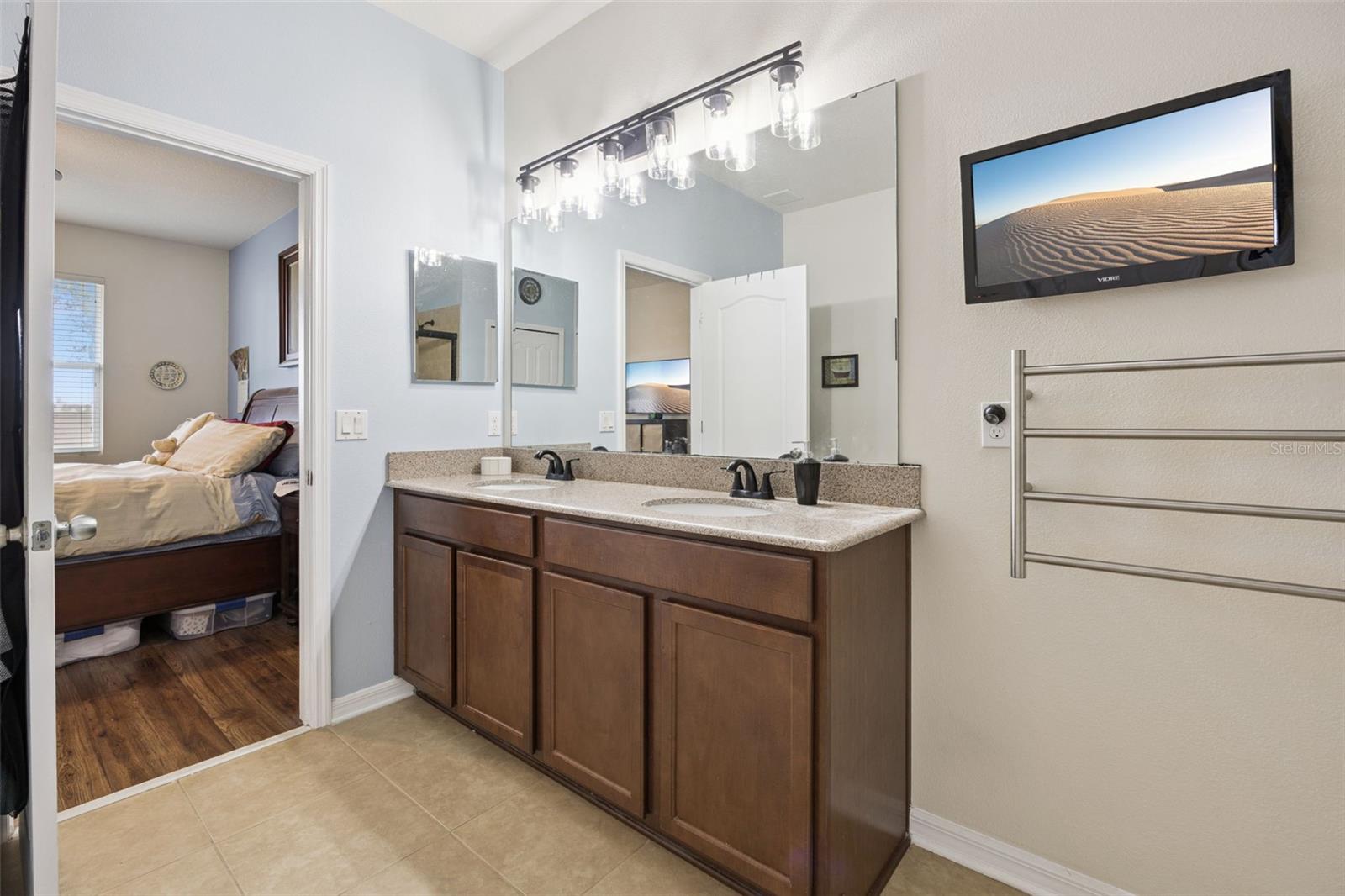 Image 19 of 47 For 417 Rock Springs Circle