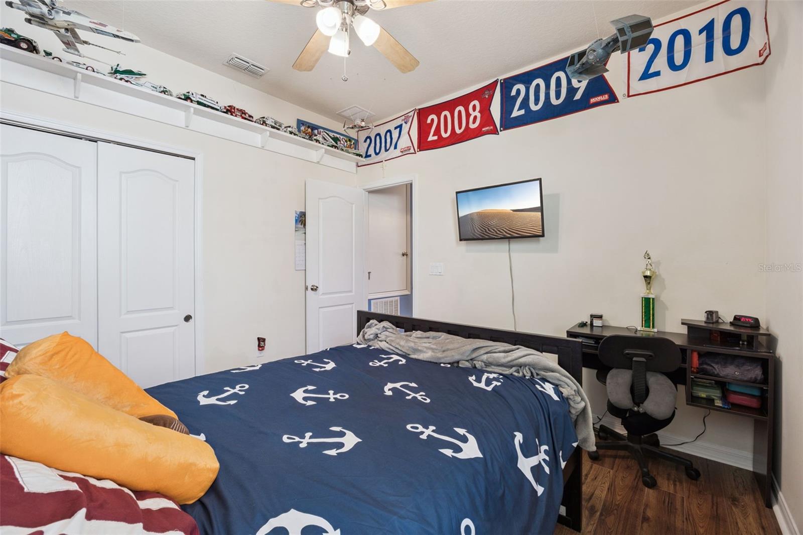 Image 25 of 47 For 417 Rock Springs Circle