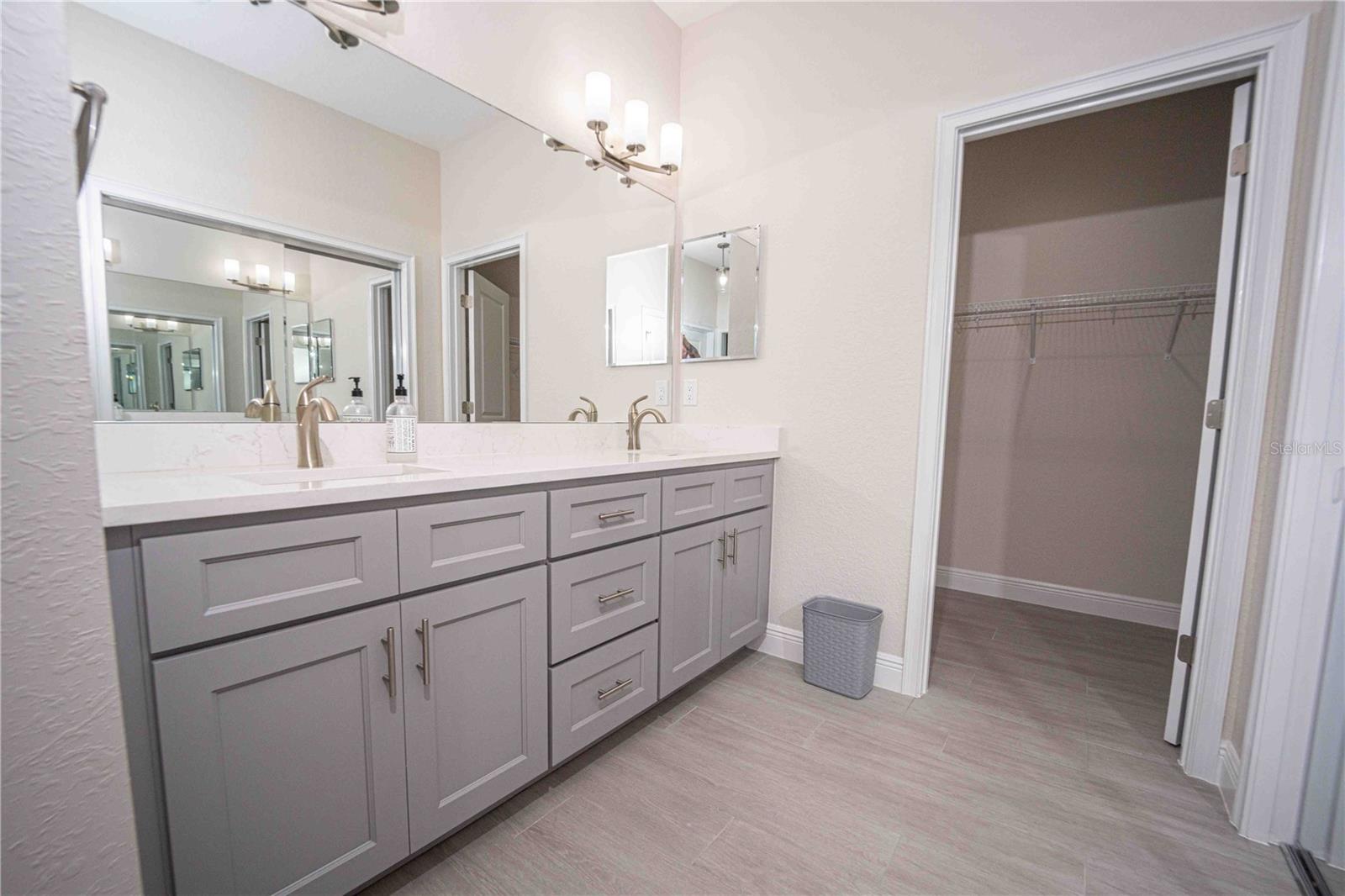 Image 12 of 28 For 4995 125th Loop