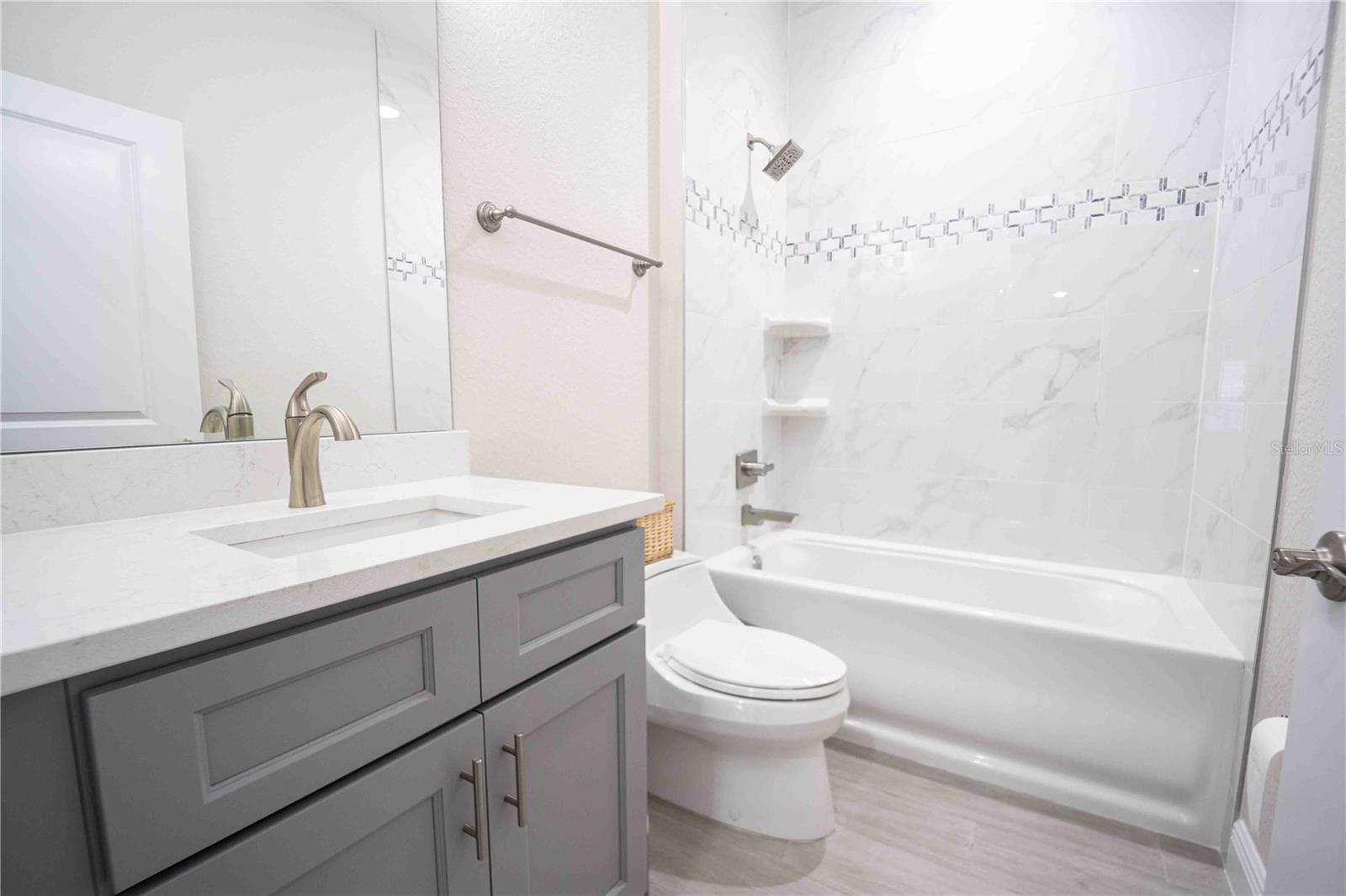 Image 19 of 28 For 4995 125th Loop