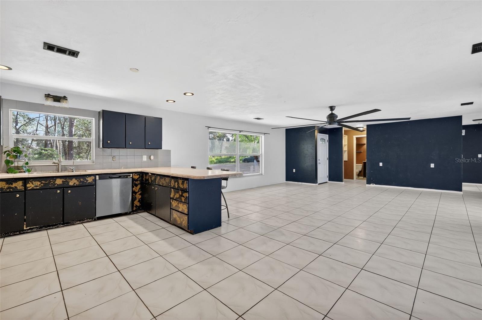 Image 18 of 41 For 2110 Warrensford Road