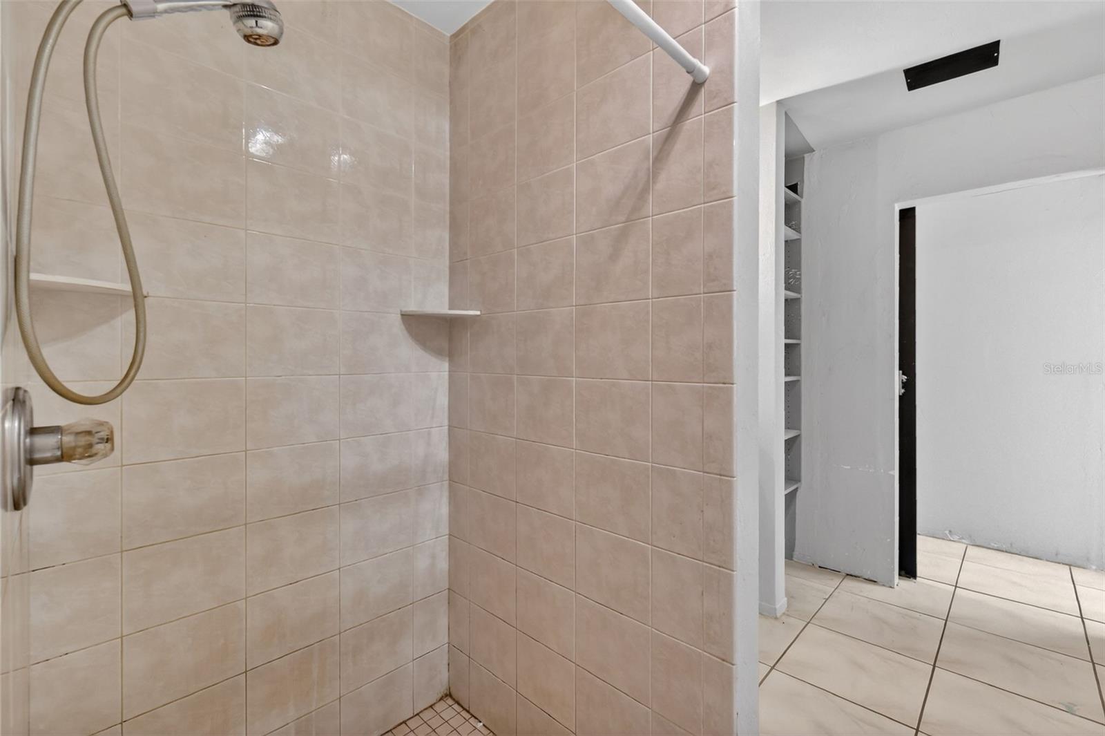 Image 22 of 41 For 2110 Warrensford Road