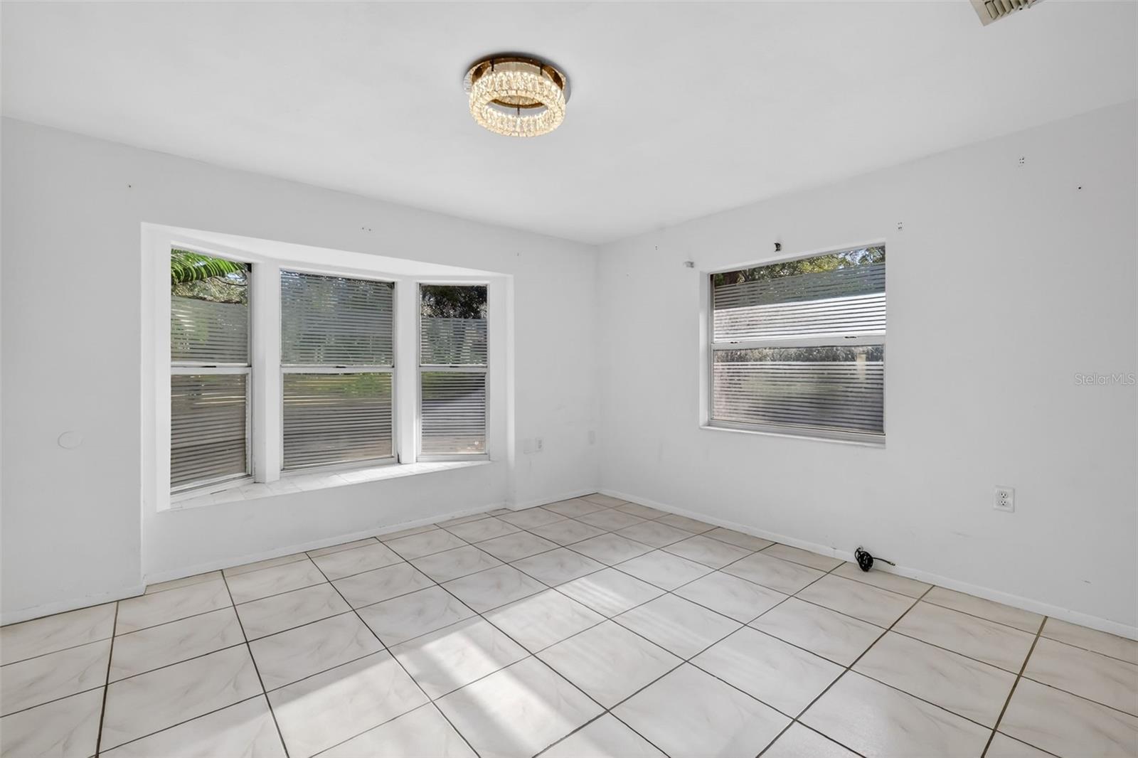 Image 29 of 41 For 2110 Warrensford Road