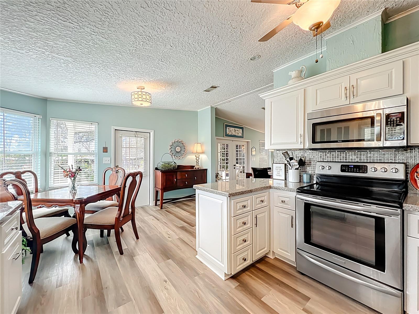 Image 10 of 75 For 3574 Manatee Road