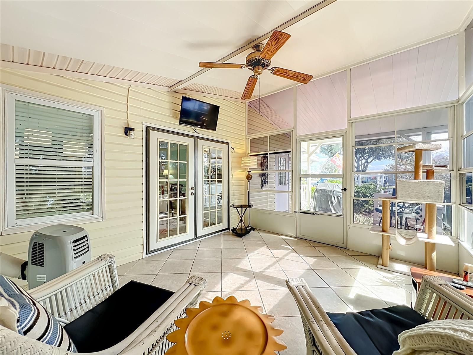 Image 43 of 75 For 3574 Manatee Road