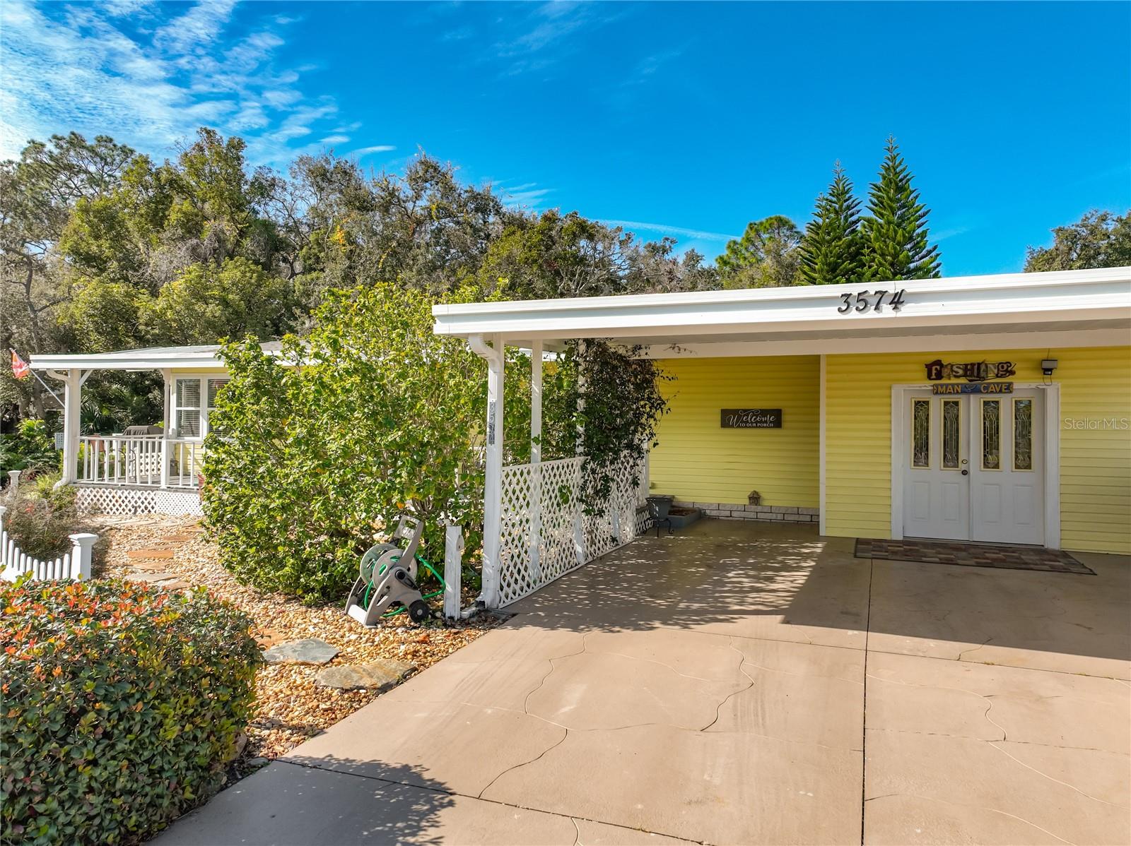 Image 5 of 75 For 3574 Manatee Road