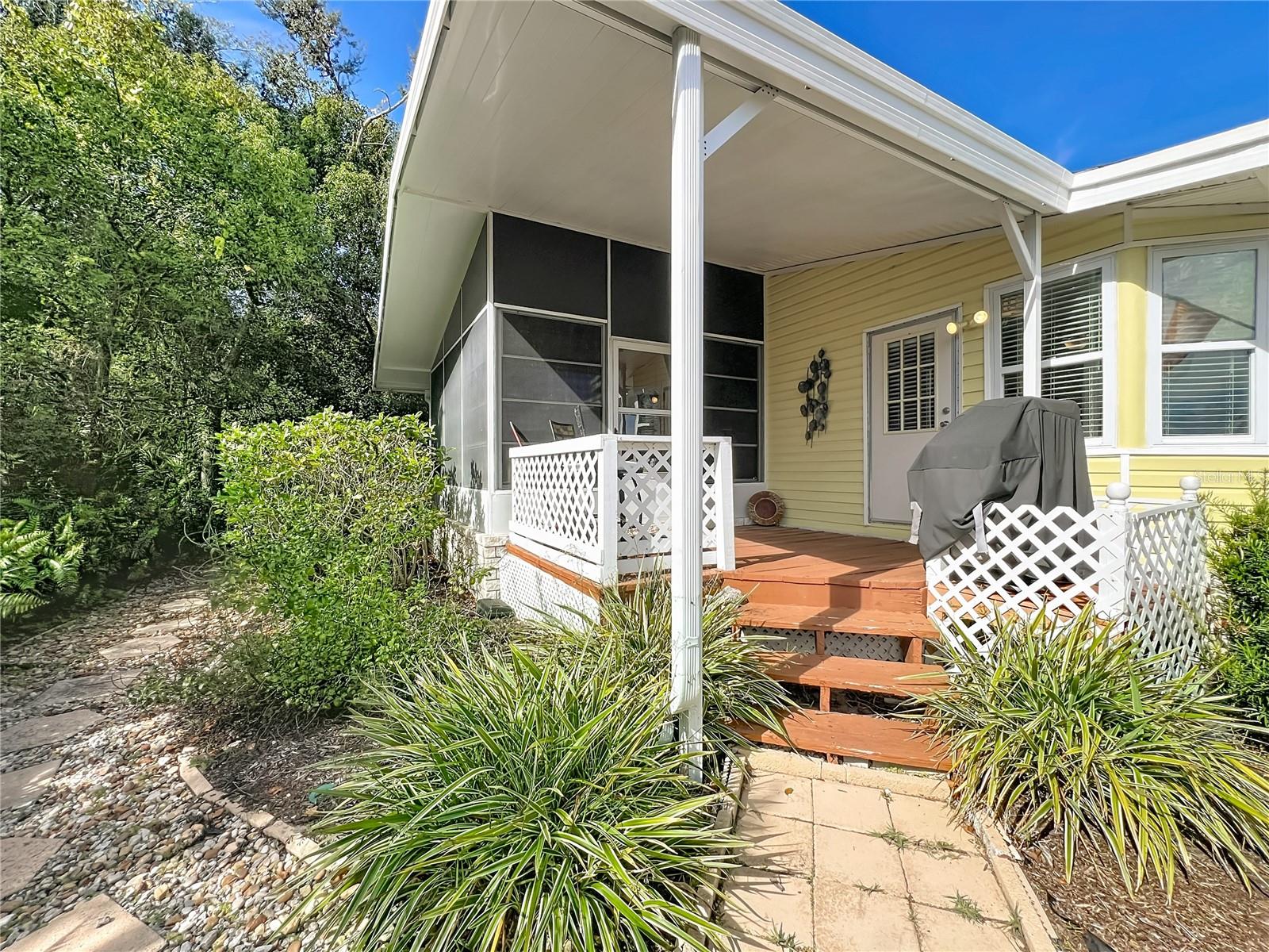 Image 8 of 75 For 3574 Manatee Road