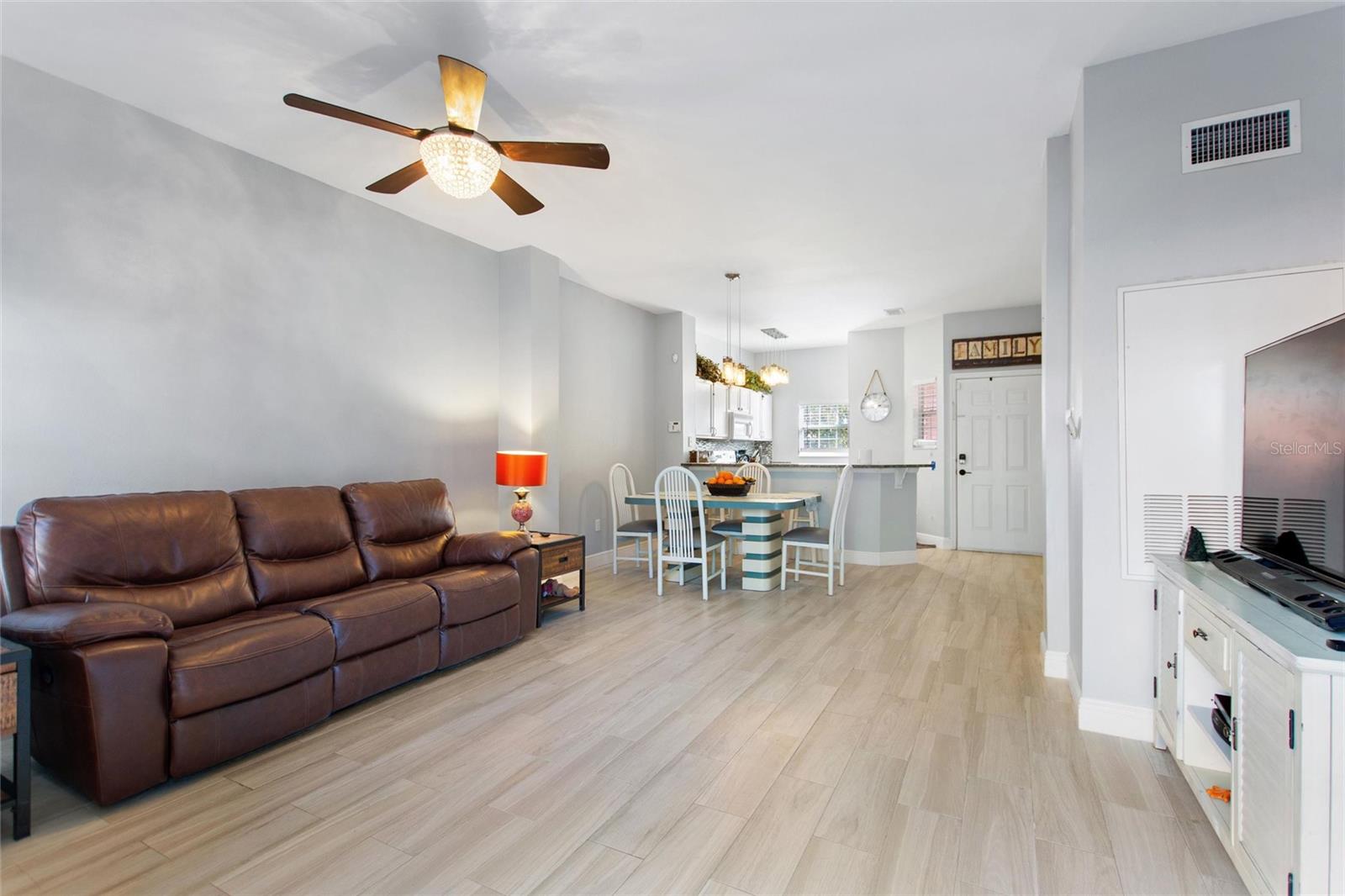 Image 13 of 60 For 4717 Vero Beach Place