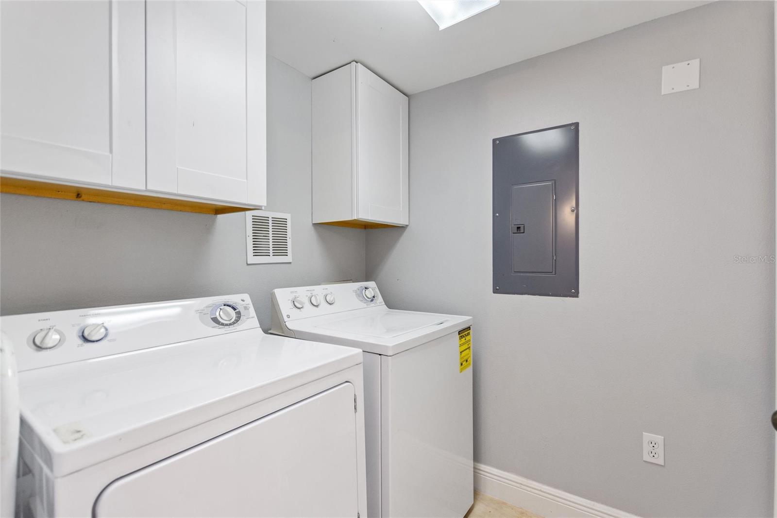 Image 14 of 60 For 4717 Vero Beach Place